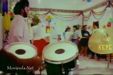 Kathirukka Neramillai Sample (320x240).mp4